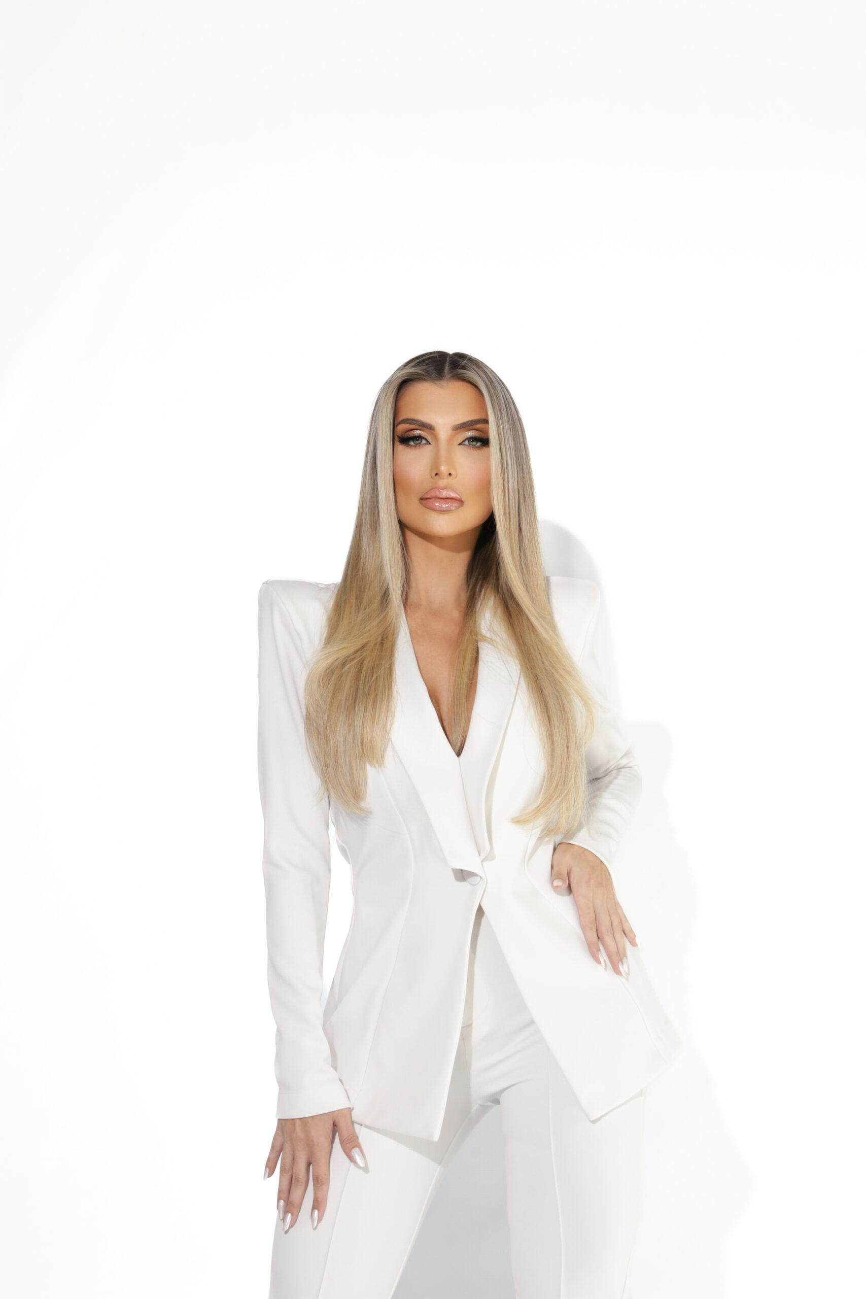 Talita Cogo é modelo, atriz, e agora também empresária