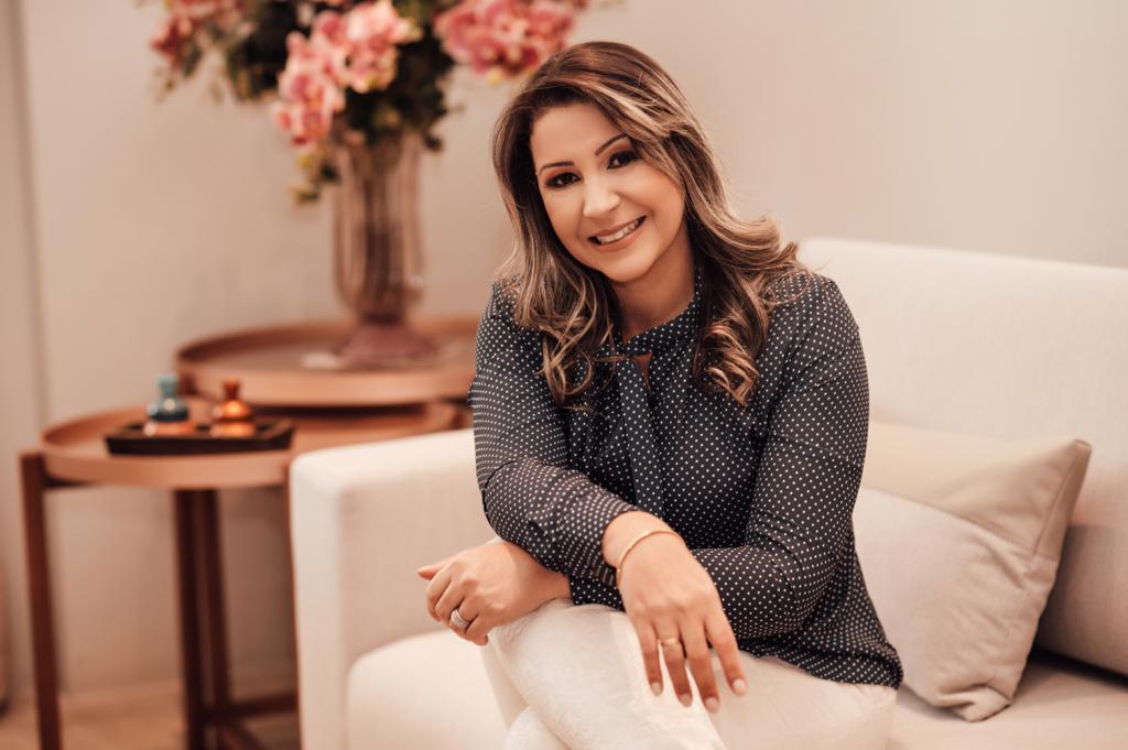 Andressa da luz: Da timidez ao desenvolvimento humano Andressa da Luz após ter experiências consigo mesma optou por atuar na área e ajudar pessoas
