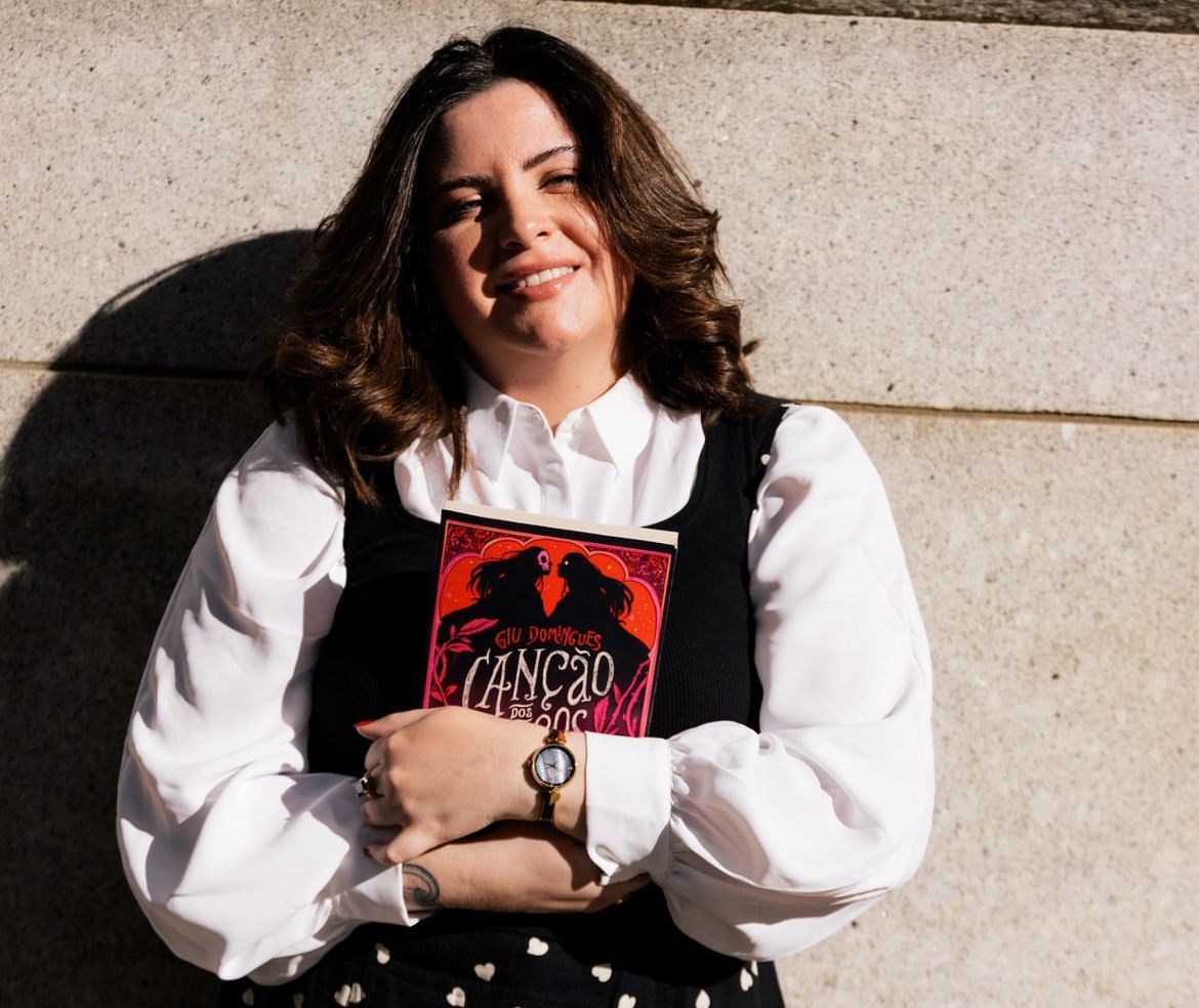 Autora Best-seller Nacional: Livro faz releitura sáfica de 'O fantasma da Ópera'