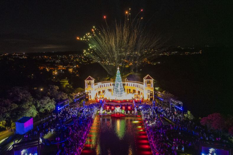 Maior Natal gratuito do Brasil estreia nesta sexta-feira em Curitiba