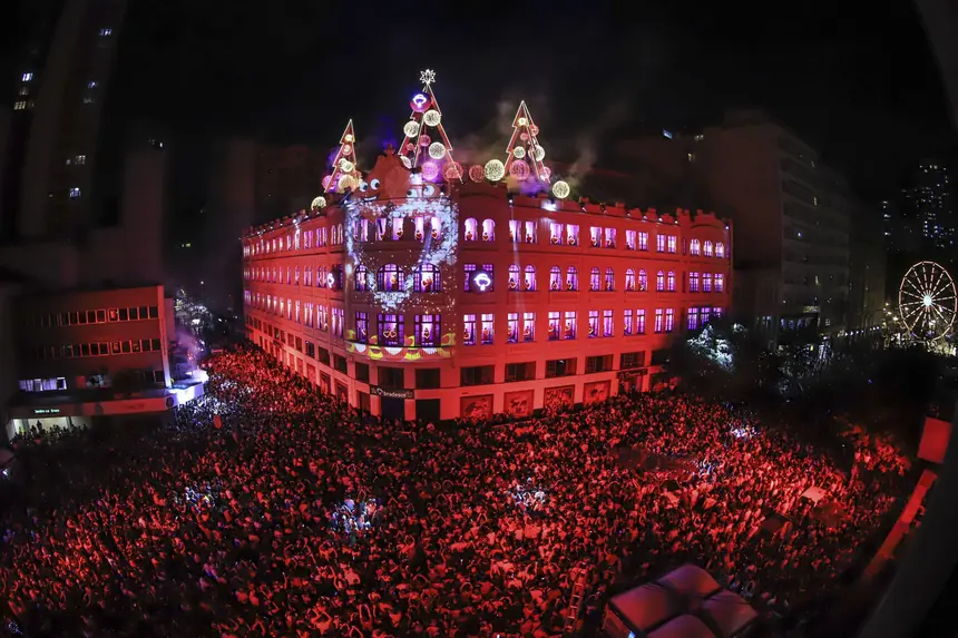 Palácio Avenida anuncia datas do Coral de Natal: cinco apresentações confirmadas 01F4AB5C-B34C-4D27-A2DD-D7FE214422CF