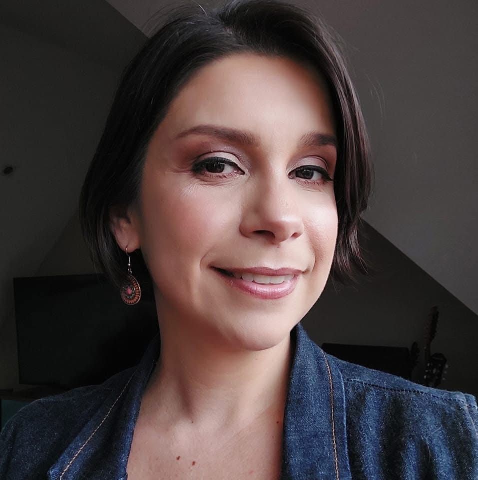 Fisioterapia pélvica pelo SUS de Curitiba, ganha destaque com Lisandra Karine Correa Falcão